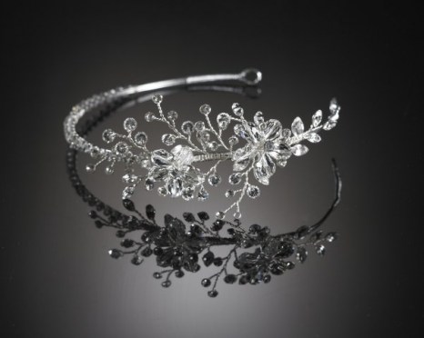 Asymmetrical headband in silver
