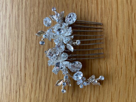Small diamante comb