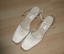 Ivory satin wedding shoe size 3