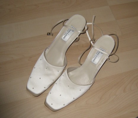 Ivory satin wedding shoe size 3